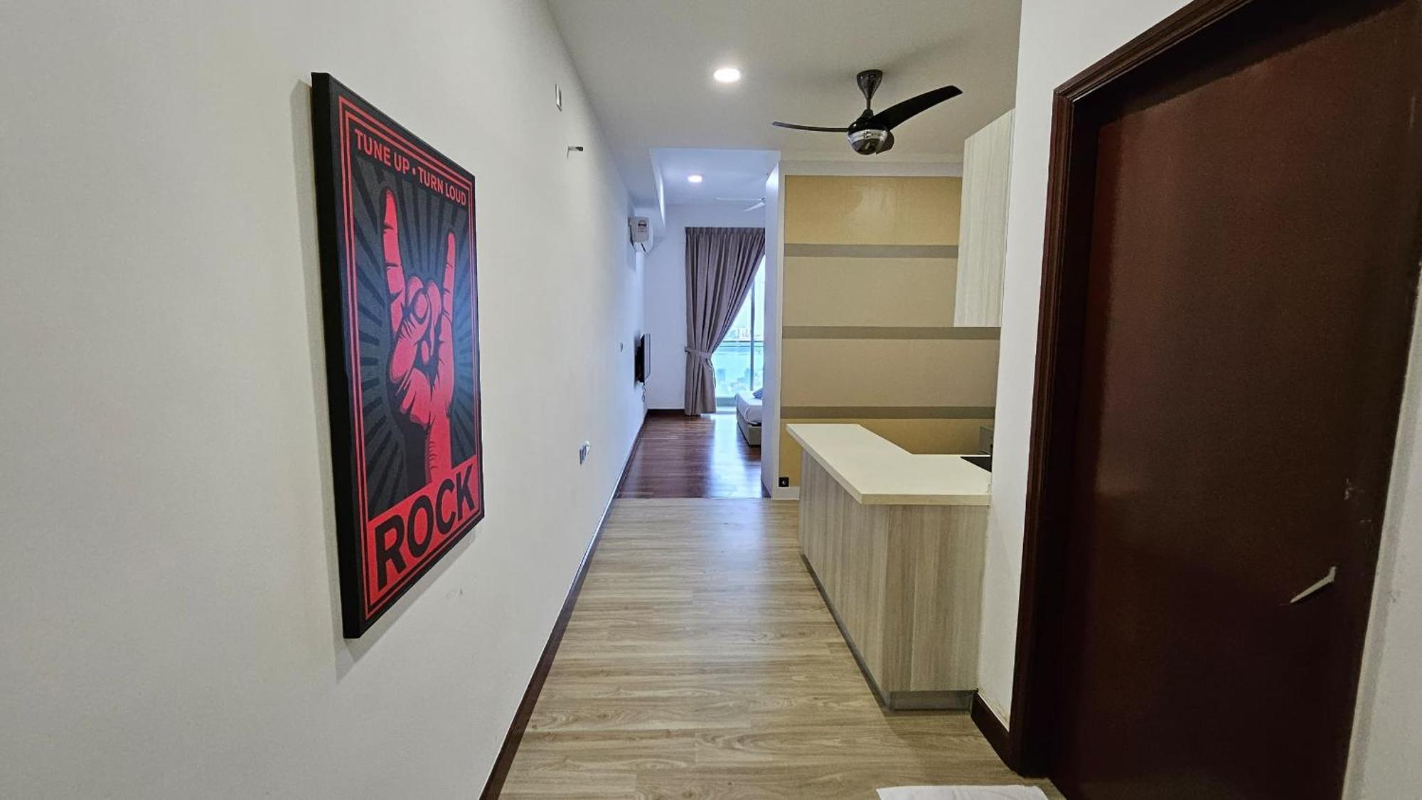 Paragon Suites Studios With Private Jacuzzi Near Ciq Rts ยะโฮร์บาห์รู ภายนอก รูปภาพ