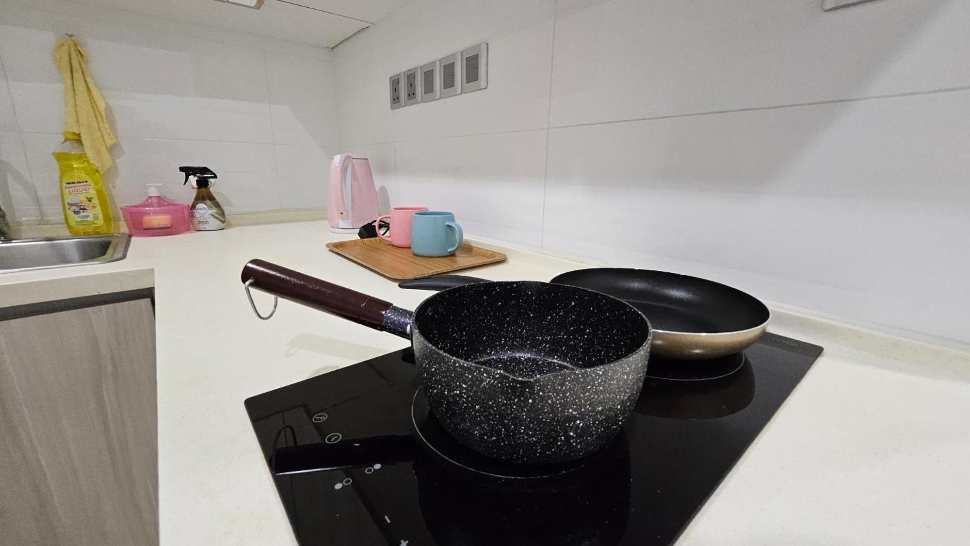 Paragon Suites Studios With Private Jacuzzi Near Ciq Rts ยะโฮร์บาห์รู ภายนอก รูปภาพ