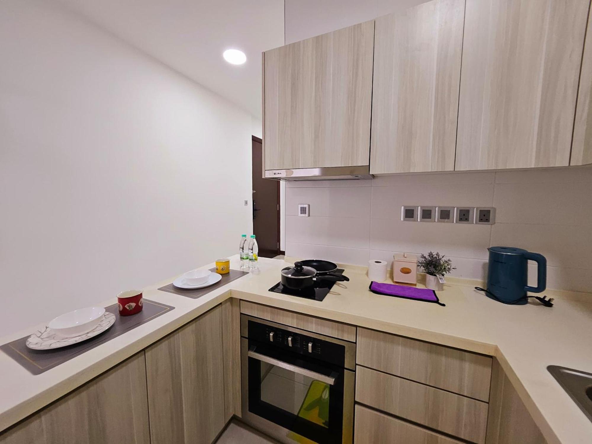 Paragon Suites Studios With Private Jacuzzi Near Ciq Rts ยะโฮร์บาห์รู ภายนอก รูปภาพ