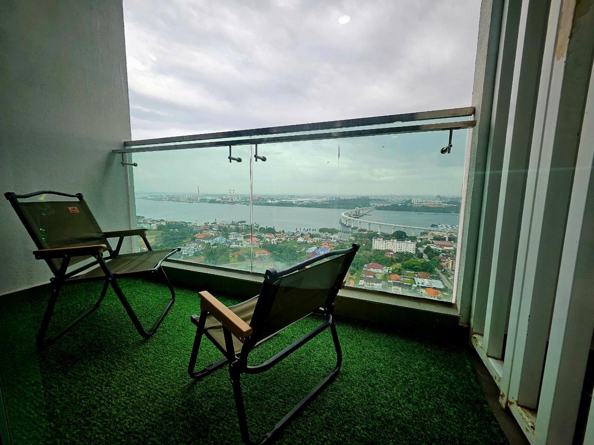Paragon Suites Studios With Private Jacuzzi Near Ciq Rts ยะโฮร์บาห์รู ภายนอก รูปภาพ