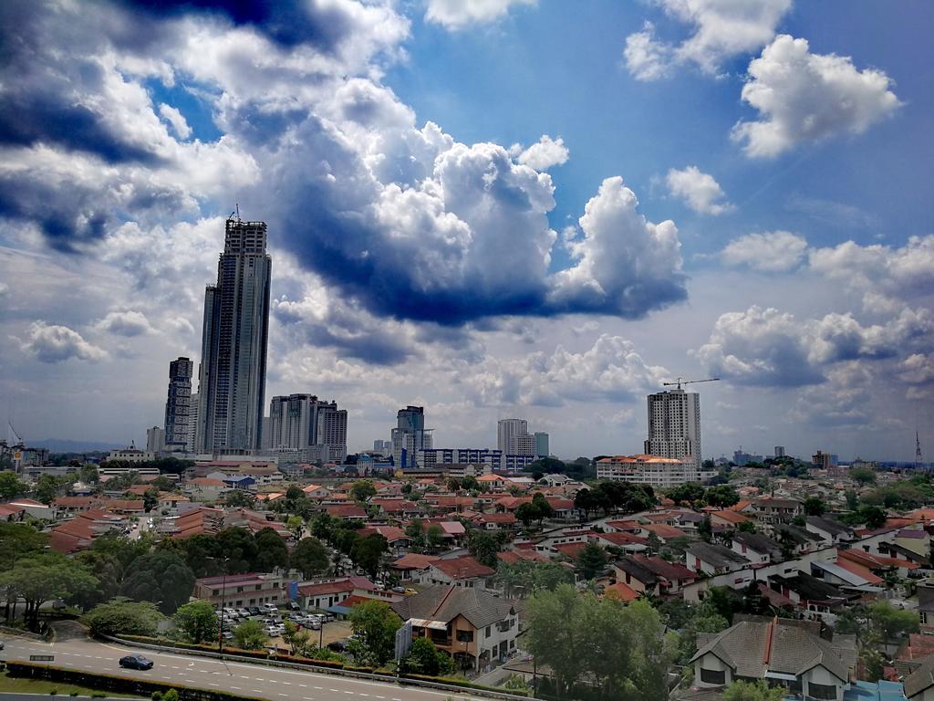 Paragon Suites Studios With Private Jacuzzi Near Ciq Rts ยะโฮร์บาห์รู ภายนอก รูปภาพ