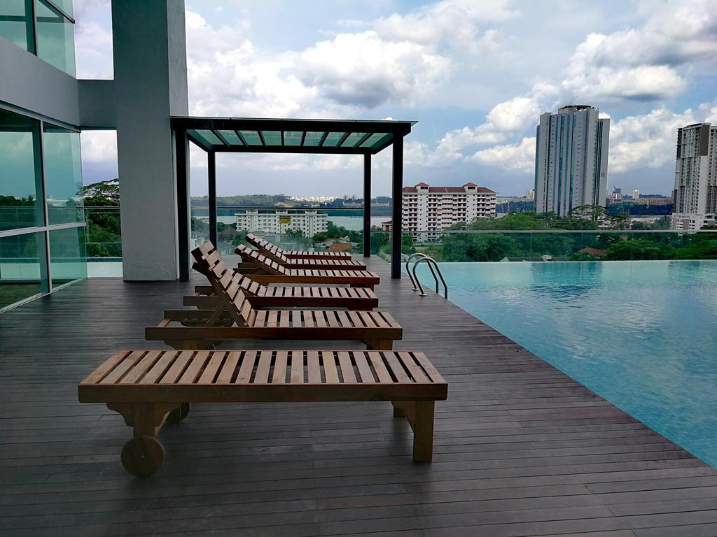 Paragon Suites Studios With Private Jacuzzi Near Ciq Rts ยะโฮร์บาห์รู ภายนอก รูปภาพ