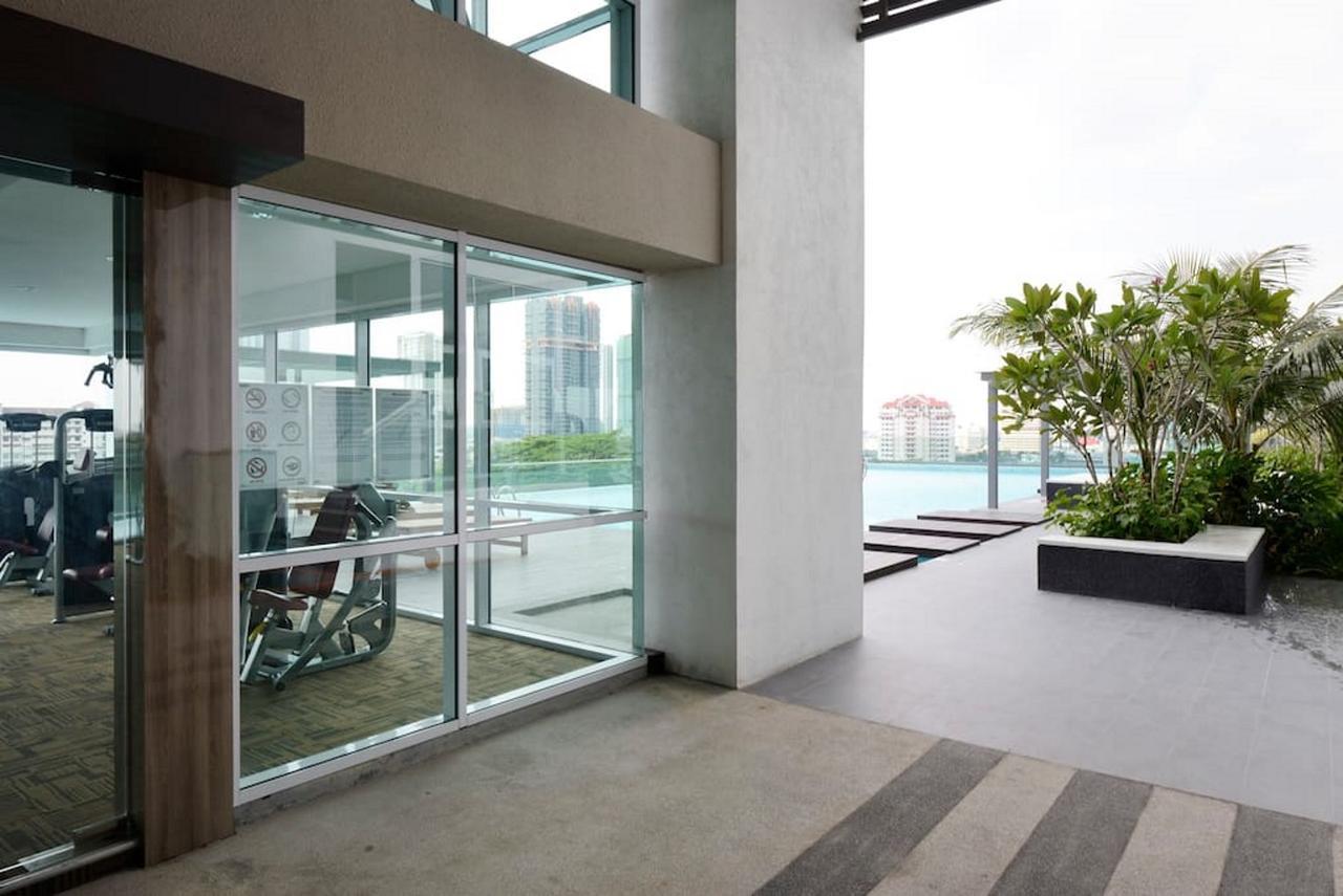 Paragon Suites Studios With Private Jacuzzi Near Ciq Rts ยะโฮร์บาห์รู ภายนอก รูปภาพ